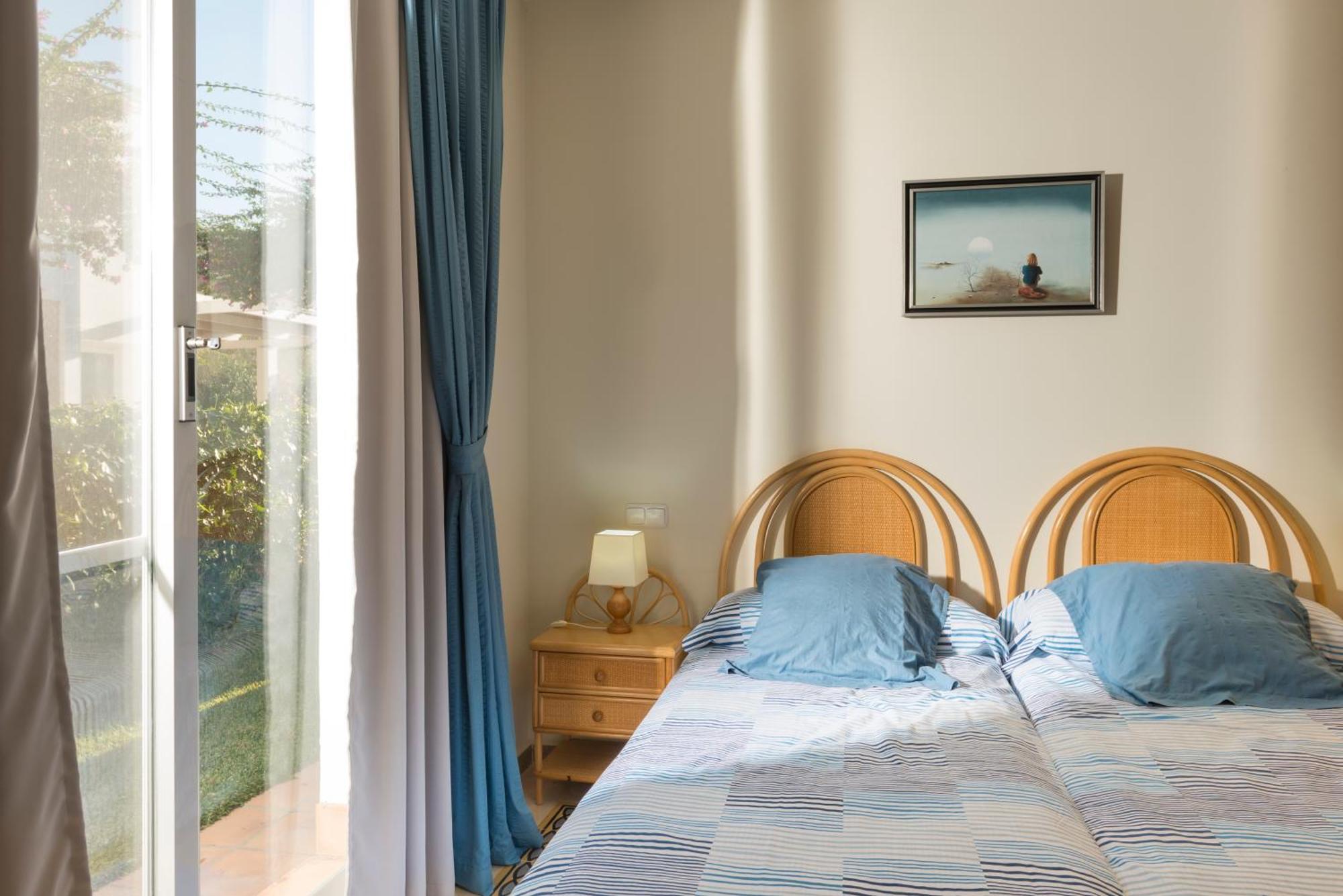 Resort Villas Andalucia Benalup-Casas Viejas Exterior photo